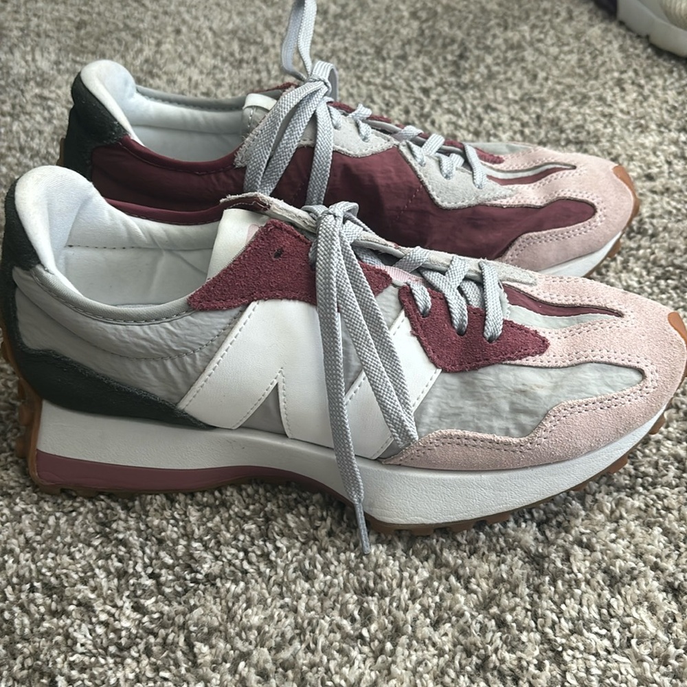 New Balance 327